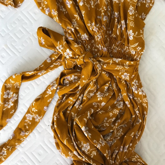 Dresses & Skirts - Flowy maxi dress great for photos